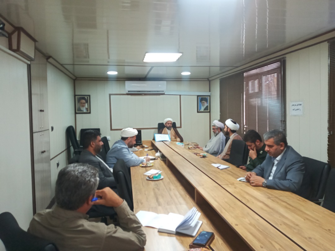 غدیر خم سیاسی ترین عید مسلمین است غدیر خم سیاسی ترین عید مسلمین است