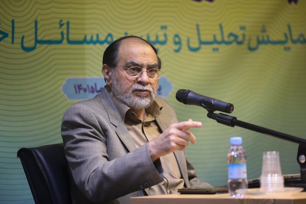 فضای مجازی رها سهم است / من هرگاه به فضای مجازی میروم تا ۲۴ ساعت ضد انقلاب میشوم! فضای مجازی رها سهم است / من هرگاه به فضای مجازی میروم تا ۲۴ ساعت ضد انقلاب میشوم!