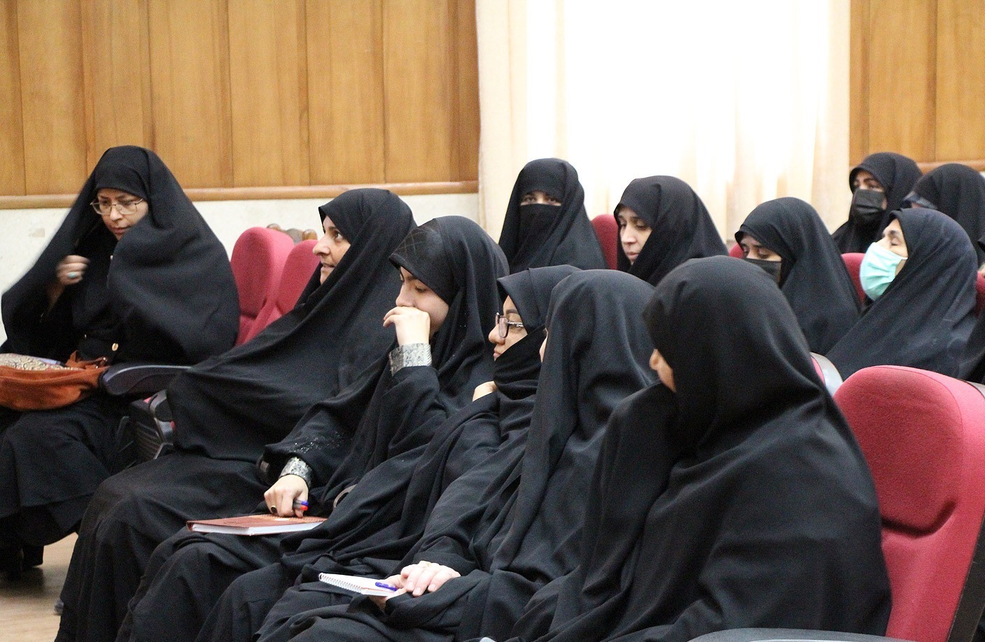 برگزاری کارگاه‌های توانمندسازی و بازآموزی معلمان قرآن کریم