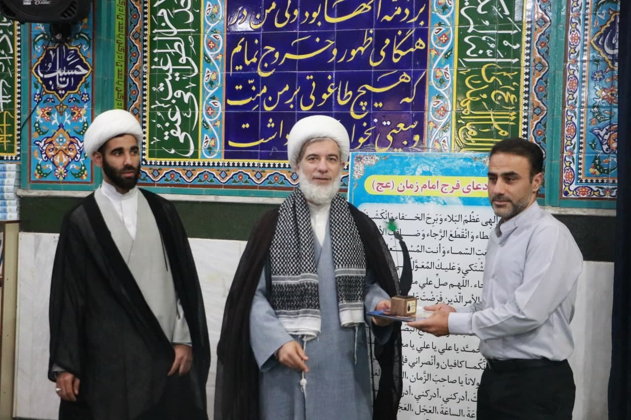 آئین تجلیل از برگزیدگان مسابقه عکاسی روایت عاشقی در شوشتر آئین تجلیل از برگزیدگان مسابقه عکاسی روایت عاشقی در شوشتر