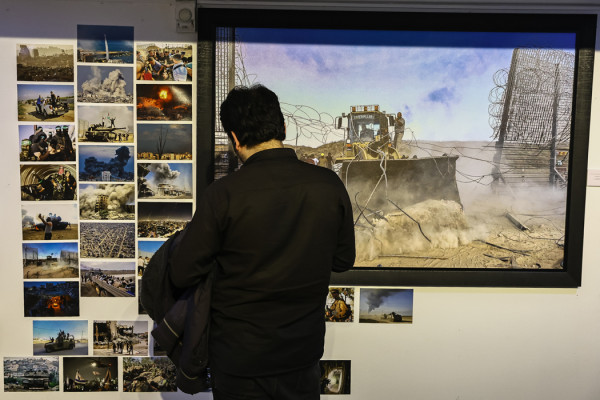 افتتاح نمایشگاه عکس با طوفان الاقصی