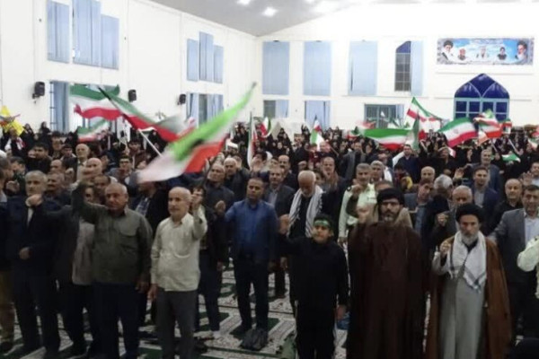 حضور مردم در خیابان هم ردیف رزمندگان میدان است