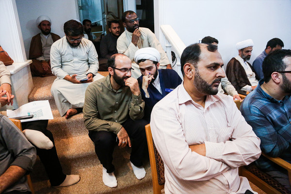 آیین رونمایی از کتاب «چشمه سار حسن»