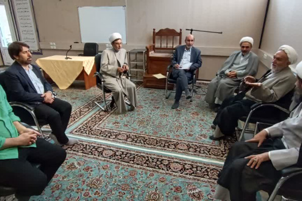 شب شعر نماز در کاشمر