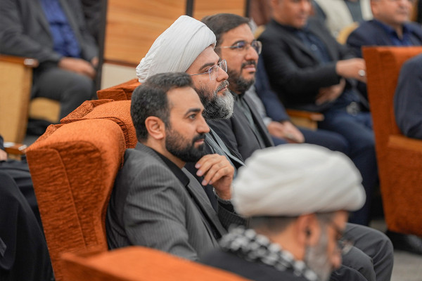 مراسم اهداء حکم ریاست دانشگاه سوره