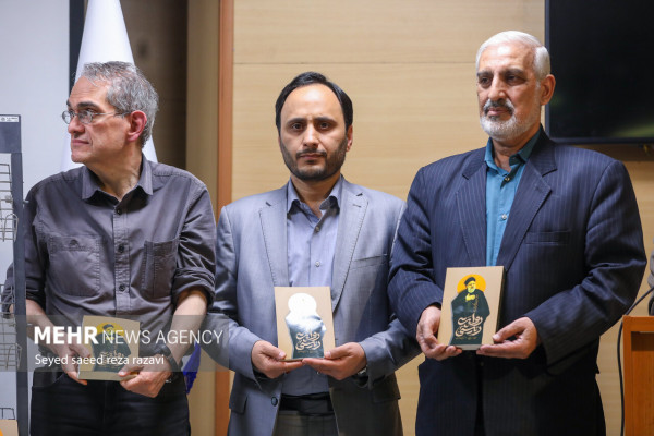 افتتاح نمایشگاه عکاسی تشییع خادمان حرم ایران