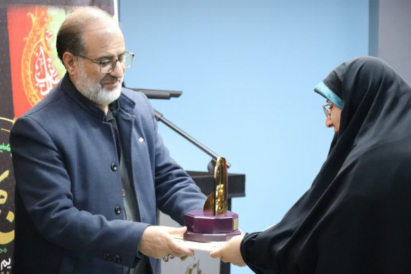 تجلیل از ۳ بانوی مجاهد استان مرکزی