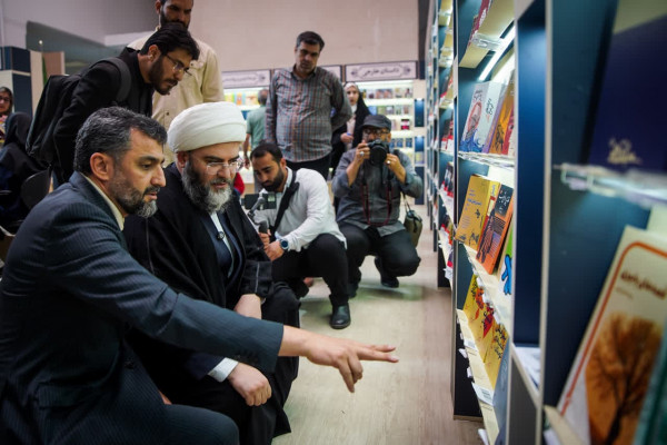 بازدید رئیس سازمان تبلیغات اسلامی از سی و ششمین نمایشگاه کتاب