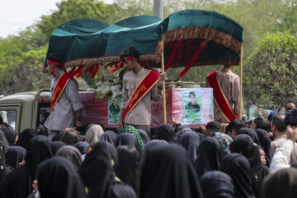 تشییع وتدفین پیکر شهید مدافع امنیت «عباس بیرقی فرد» در بندرعباس