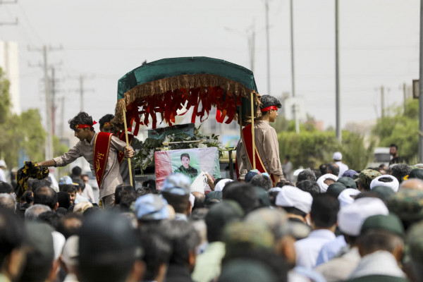 تشییع وتدفین پیکر شهید مدافع امنیت «عباس بیرقی فرد» در بندرعباس