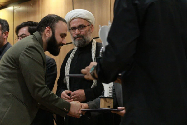 اختتامیه دومین سوگواره ملی شعر آئینی «در حریر حرم» برگزار شد