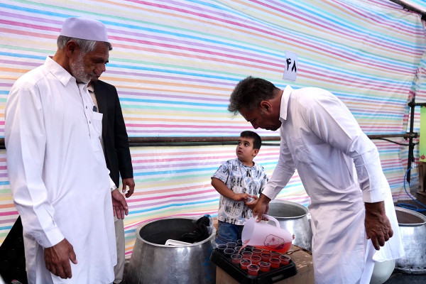 阿赫迈德教民在萨南达季的盛大聚会