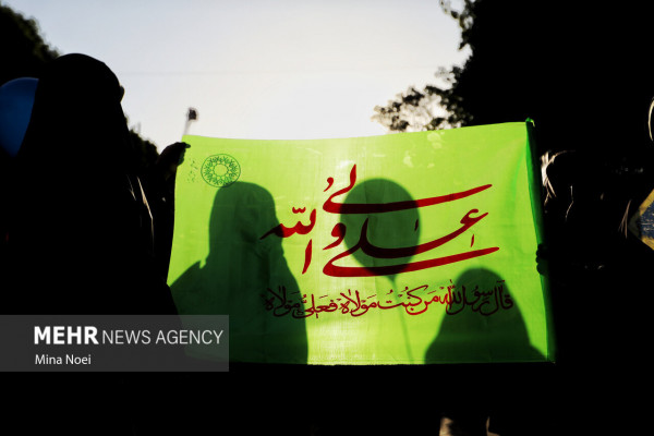 Kilometer-long Ghadir March in the Provinces