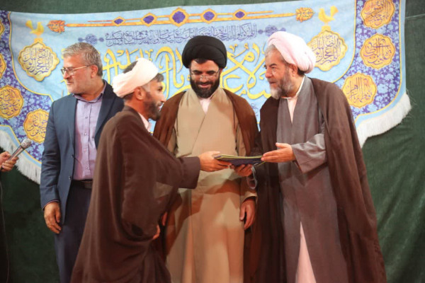 تجلیل از فعالان و خدمتگزاران محافل حسینی در لردگان