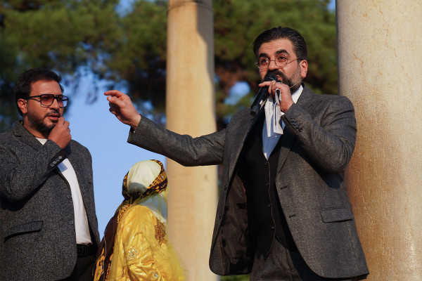 קיום חגיגת מחפל במתחם קברו של חאפז השיראזי