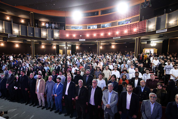 Se celebró el ۱۴.º Festival Internacional de Cine ۱۰۰