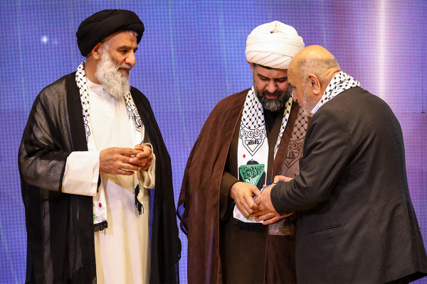 Conmemoración de la Capital de los Mawkibs: La Ceremonia de Arbaín a Través del Arte