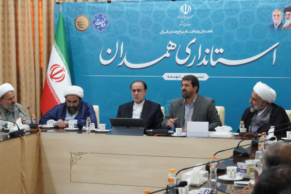 نشست صمیمی جمعی از هیأت‌های مذهبی استان با رییس سازمان هیات و تشکل های دینی