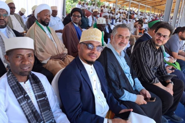 برنامج التلفزيون «محفل»؛ احتفالات قرآنية في إيران والعالم