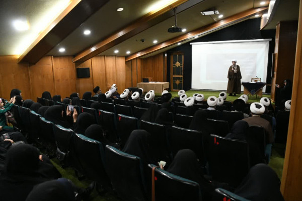 نشست مدیران و شورای راهبردی بانوان سازمان تبلیغات اسلامی در شیراز