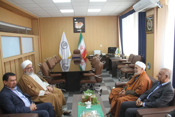 دیدار امام جمعه اهل سنت شیراز و هئیت امنا مسجد حضرت رسول(ص) شیراز با مدیر کل تبیغات اسلامی فارس