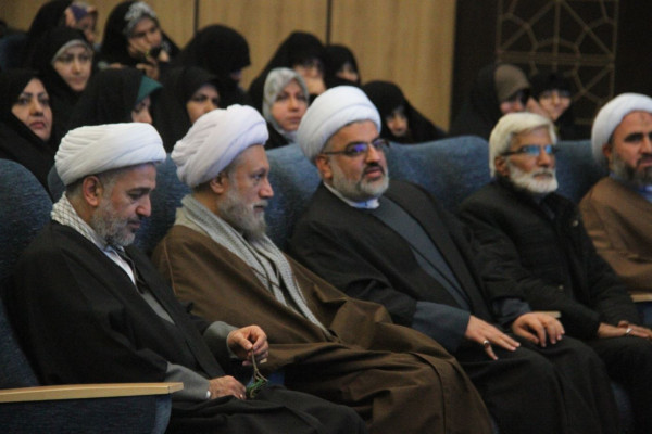 نخستین دوره توانمندسازی مداحان سومین حرم اهل بیت (ع) با حضور 150 نفر از خواهران و برادران برگزار شد