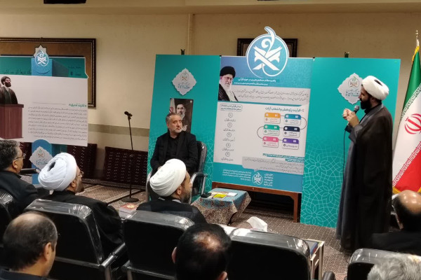 بازدید استاندار خراسان جنوبی و جمعی از مدیران کل ادارات از نمایشگاه قرآنی زندگی با آیه‌ها