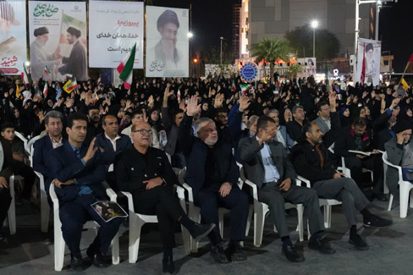 تجمع بزرگ مردمی بوشهری ها در محکومیت تجاوز آشکار استکبار