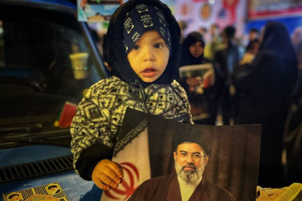 بچه های ما خونخواه رهبر شهیداند