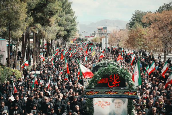 ▪️بکشید مارا ملت ما بیدار تر میشود...