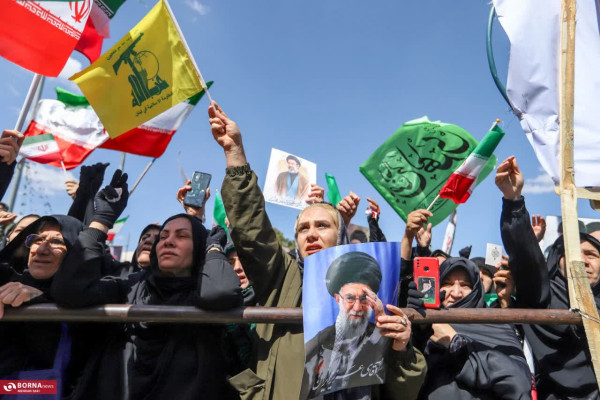 چهل روز گذشت… اما میدان خالی نشد.