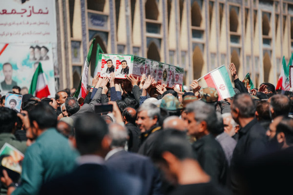 ▪️بکشید مارا ملت ما بیدار تر میشود...