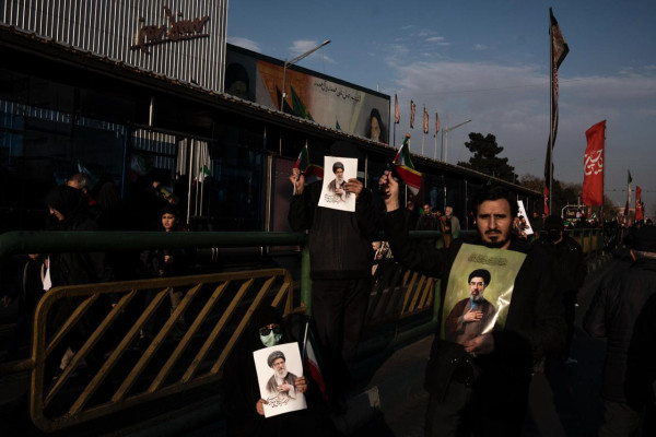 تجمع شبانه مردم در حمایت از ایران ادامه دارد