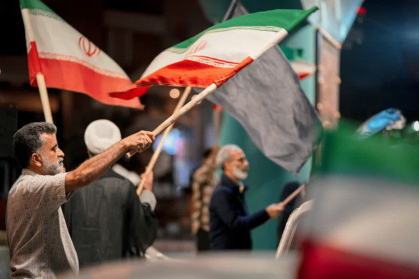 شیفت شب میدان خیابان با مردم است.