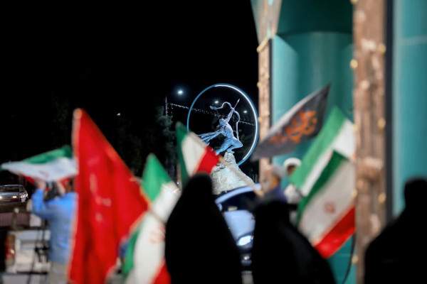 شیفت شب میدان خیابان با مردم است.