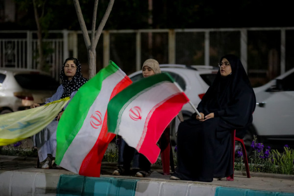 شیفت شب میدان خیابان با مردم است.