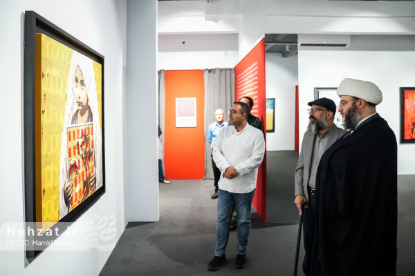 بازدید حجت‌الاسلام قمی از آثار نمایشگاه «مدرسه میناب»