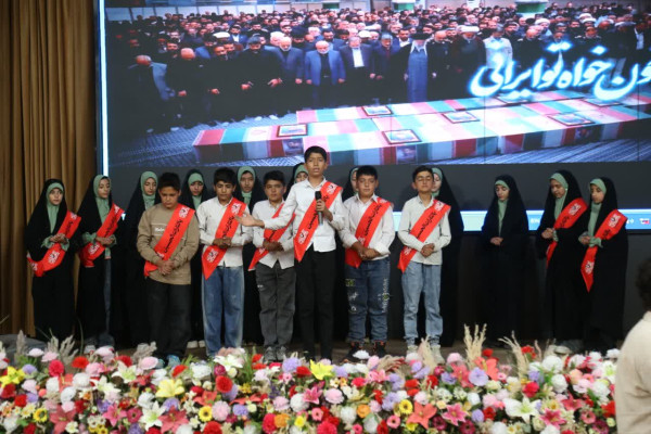 آیین تجلیل از عوامل و دست‌اندرکاران چهارمین دوره جشن بزرگ «مهمانی امت احمد(ص)» در کردستان