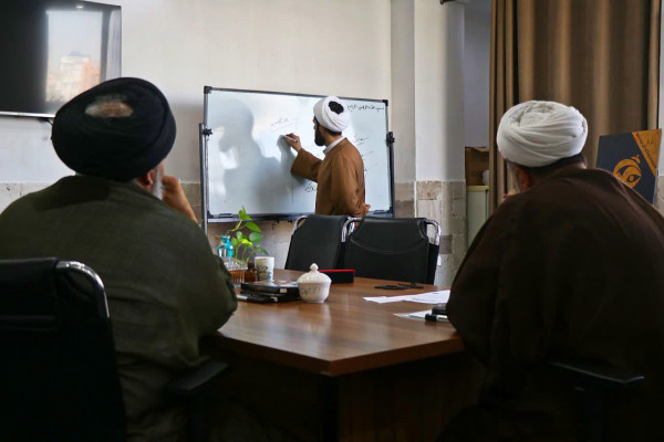 برنامه ریزی و بررسی مراحل  عملیاتی سازی طرح « انسان کبیر » در سطح شهرستانهای استان تهران