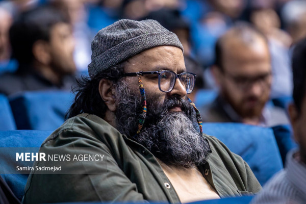 رونمایی از مستند پرواز در مه