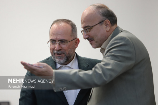 رونمایی از کتاب «میثاق قدسی، ضرورت یاری امام زمان (عج)»