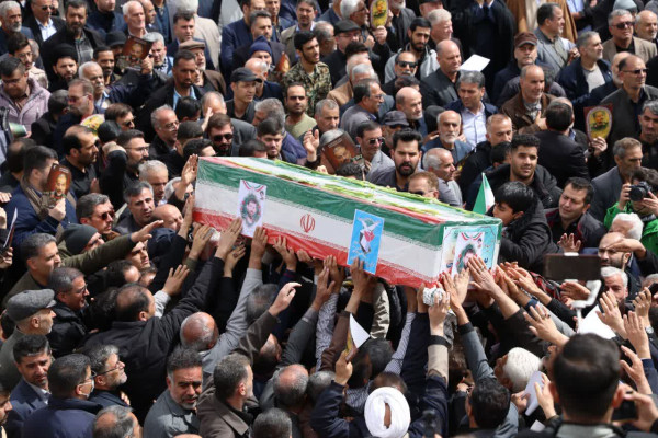 وداع باشکوه شهرکردی‌ها با سرلشگر شهیدشان