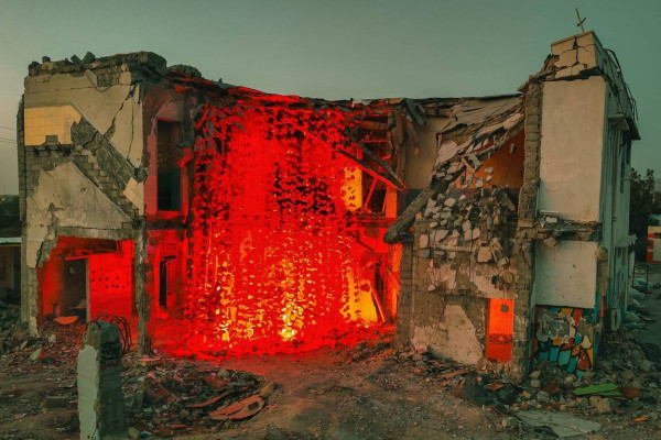 ۲۰۰۰ پروانه سرخ بر فراز میناب