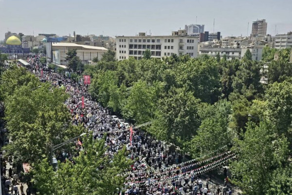 مردم ایران به درع حصین الهی پناه آوردند