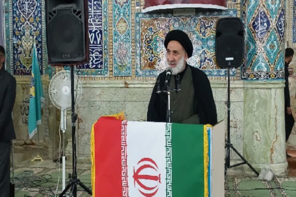 ملت ایران درس استقامت و حق‌طلبی را از سیدالشهدا (ع) آموخت