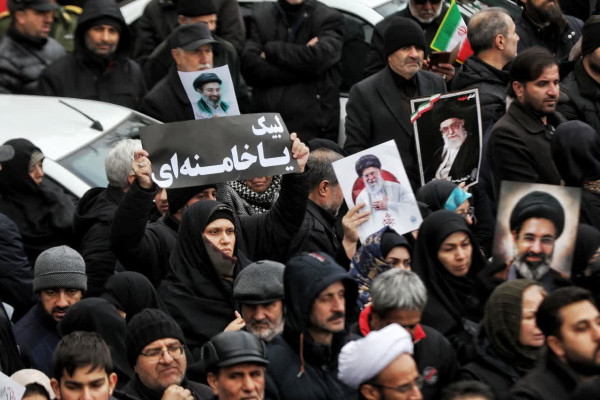 اساتيد دانشگاه بين‌المللی سوره با آیت‌الله مجتبی خامنه‌ای بیعت کردند