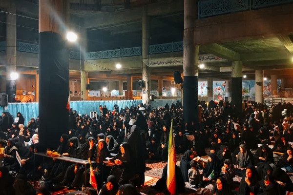 بام ایران چله‌نشین امام شهید