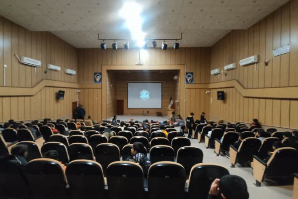 اکران فیلم سینمایی باغ کیانوش برای نوجوانان شهرستان ملکشاهی