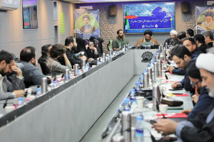  نشست هم‌اندیشی جمعی از شعرا و نغمه‌پردازان در دفاع مقدس سوم برگزار شد